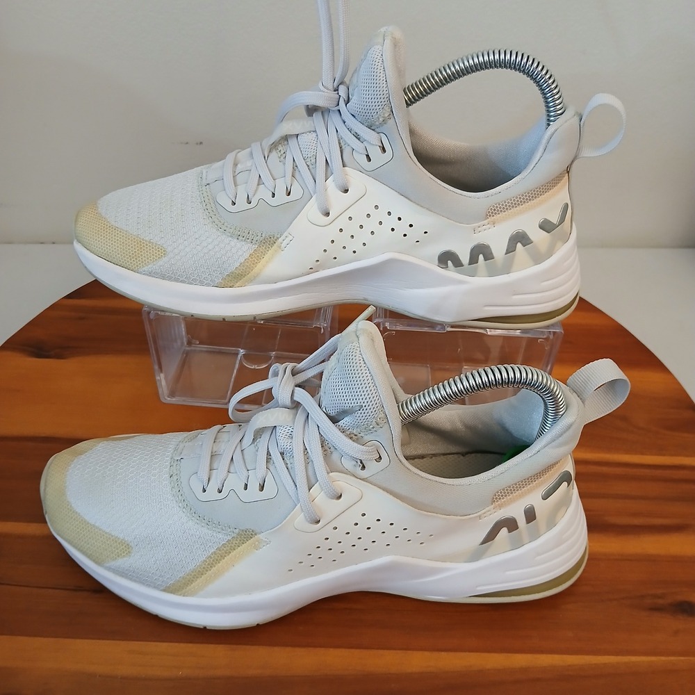 Nike Air Max Bella TR 3 Womens Size 7 White Training Shoes Sneakers CJ0842-002